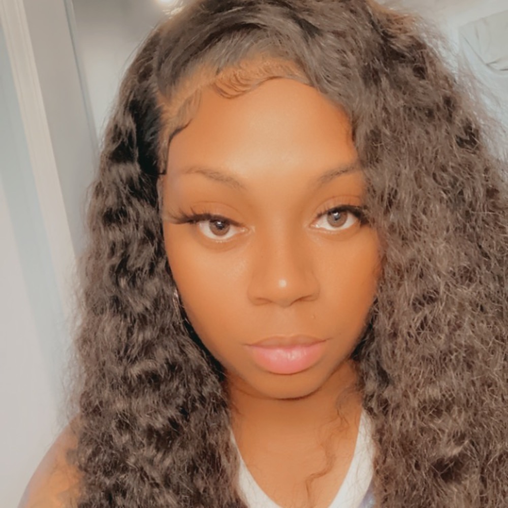 Meet your Posher, Whitney